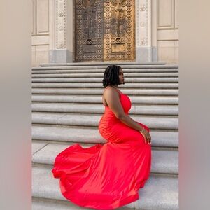 Elegant Red Evening Prom Gown